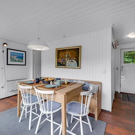 Nyaraló Berna - 500m To The Fjord By Interhome *