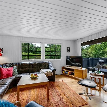 Nyaraló Berna - 500m To The Fjord By Interhome *